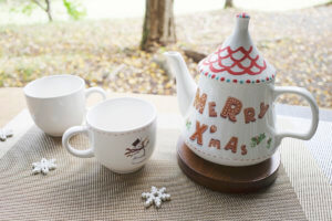 藤野芸術の家　冬限定季節メニュー　クリスマスポットとマグカップの絵付け
