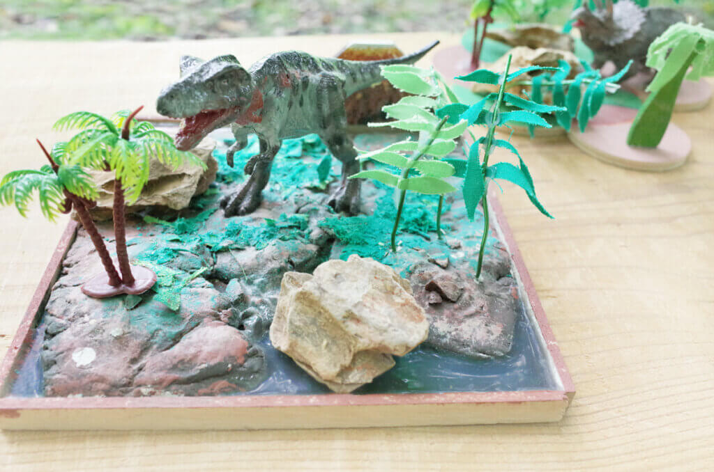 つくって発見！夏の自由工作 in Fujino♪　恐竜ジオラマ作り